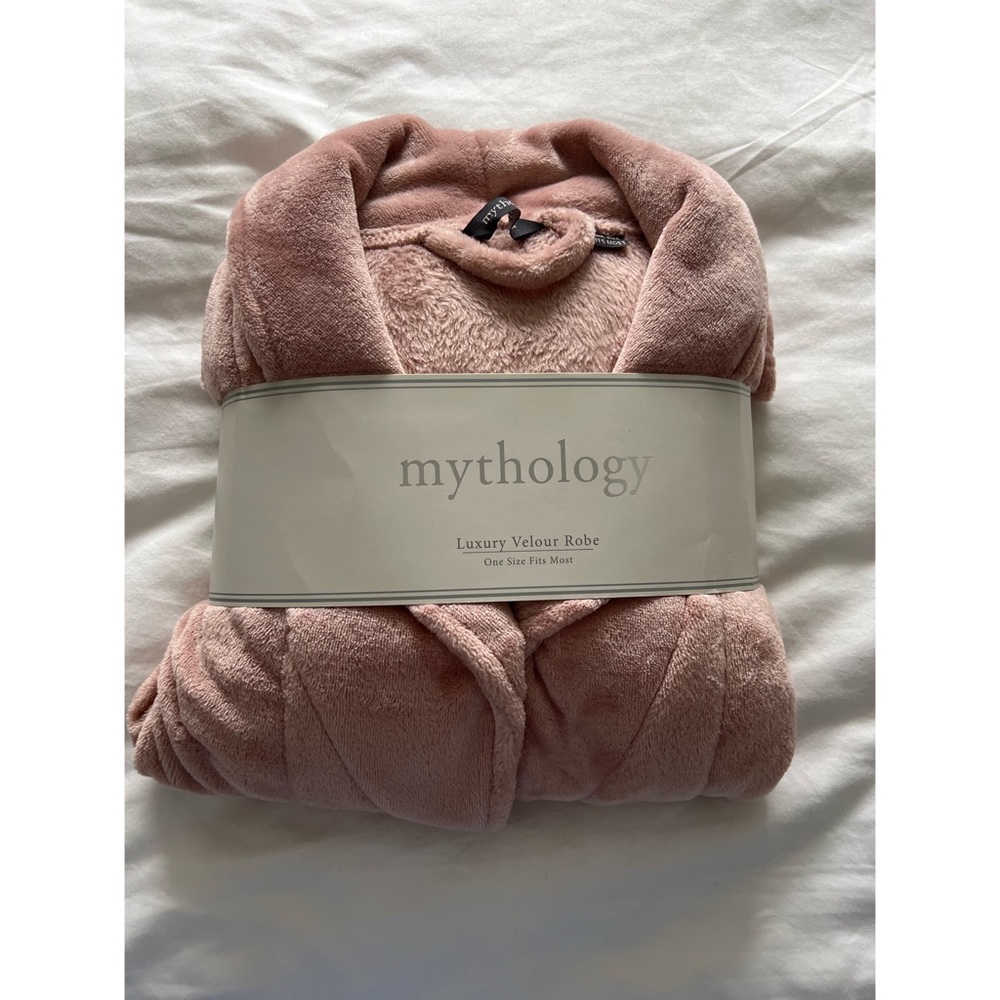 NWT Mythology Blush Pink Luxury Velour Robe - One Size